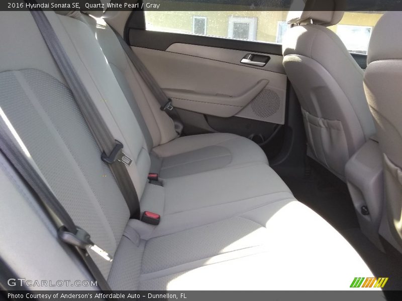 Quartz White Pearl / Gray 2016 Hyundai Sonata SE