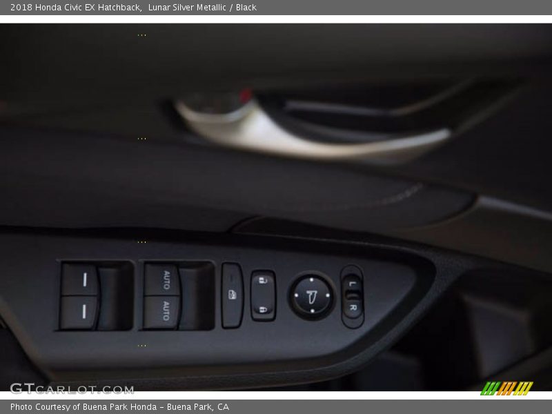 Lunar Silver Metallic / Black 2018 Honda Civic EX Hatchback