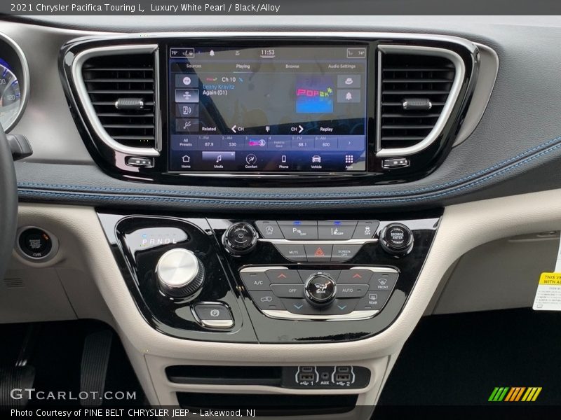 Luxury White Pearl / Black/Alloy 2021 Chrysler Pacifica Touring L