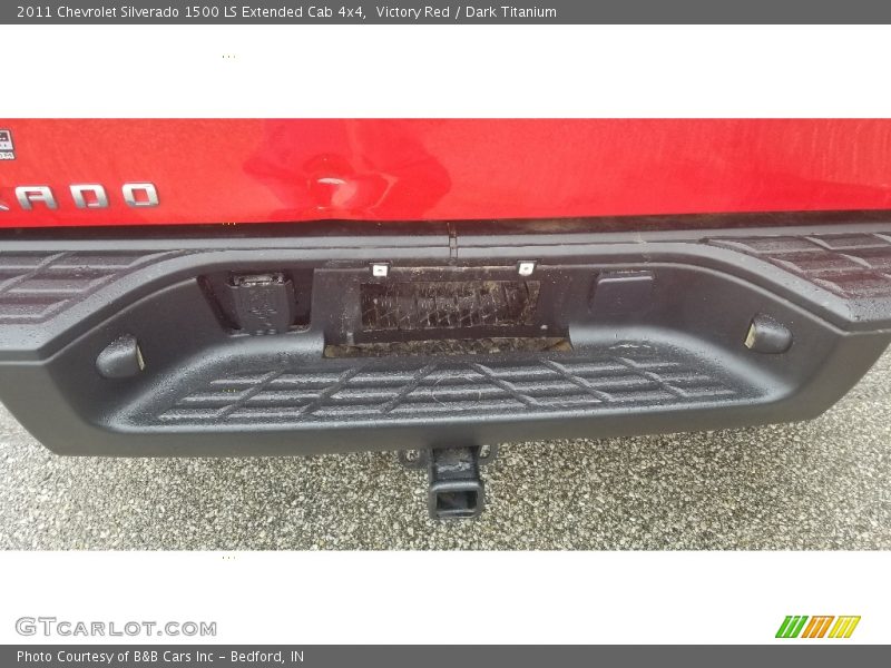 Victory Red / Dark Titanium 2011 Chevrolet Silverado 1500 LS Extended Cab 4x4