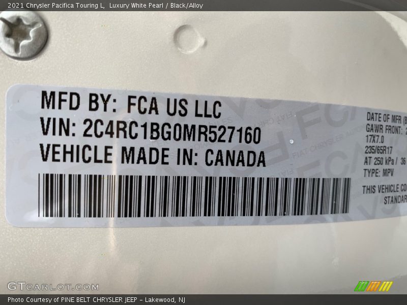 Luxury White Pearl / Black/Alloy 2021 Chrysler Pacifica Touring L