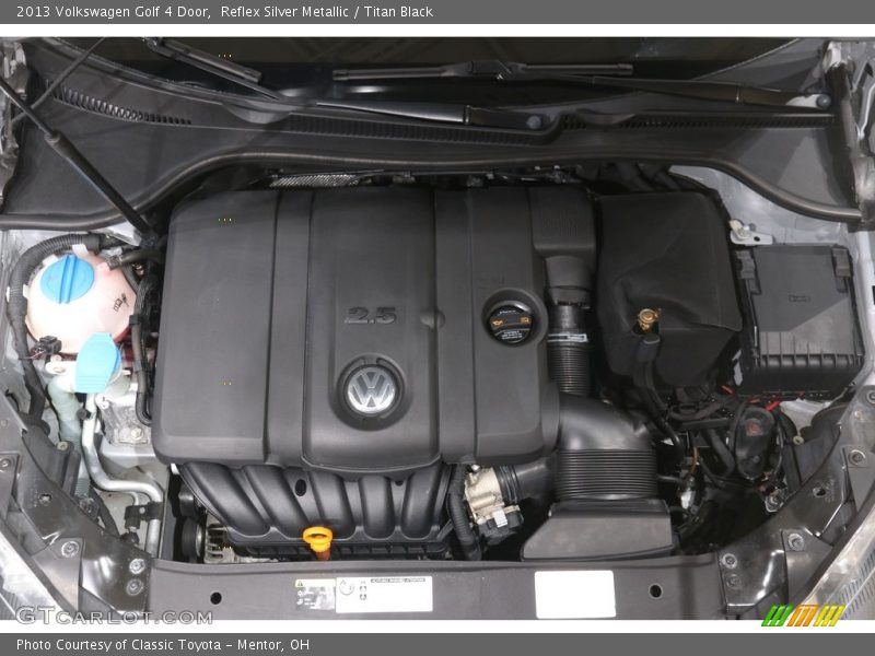 Reflex Silver Metallic / Titan Black 2013 Volkswagen Golf 4 Door