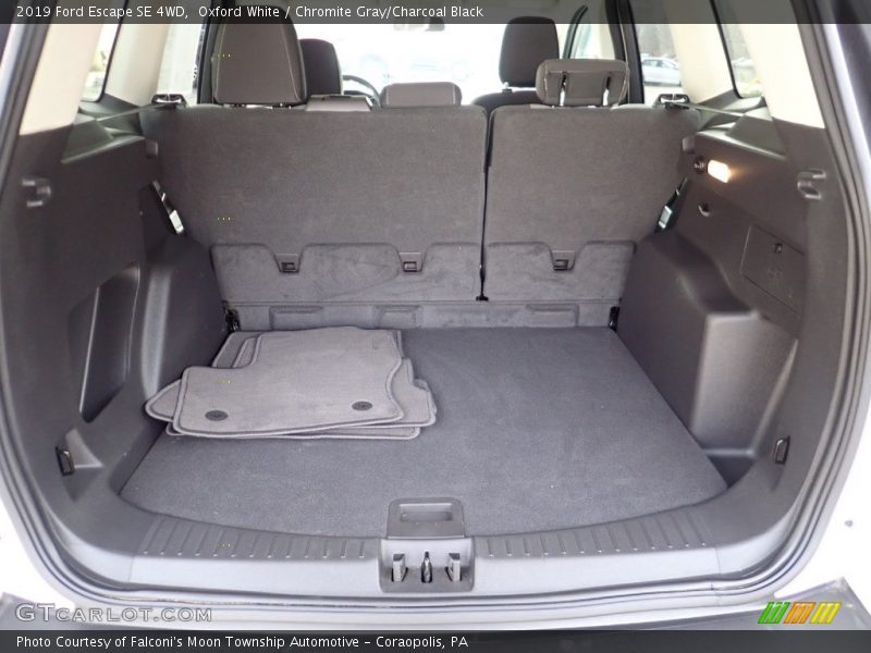 Oxford White / Chromite Gray/Charcoal Black 2019 Ford Escape SE 4WD