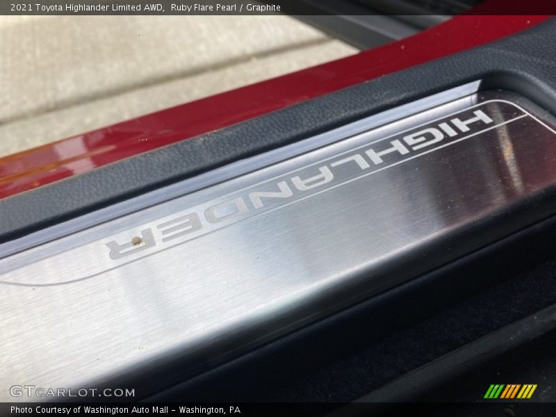 Ruby Flare Pearl / Graphite 2021 Toyota Highlander Limited AWD
