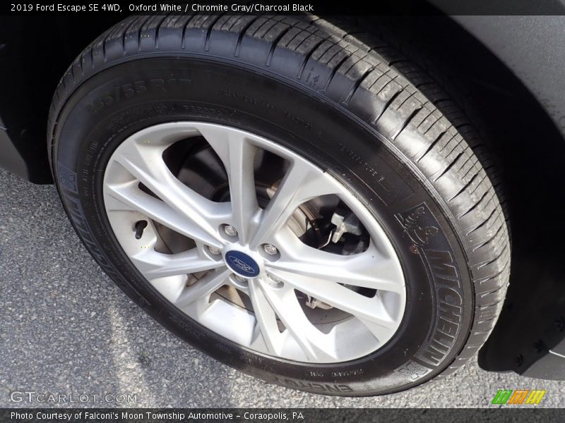 Oxford White / Chromite Gray/Charcoal Black 2019 Ford Escape SE 4WD