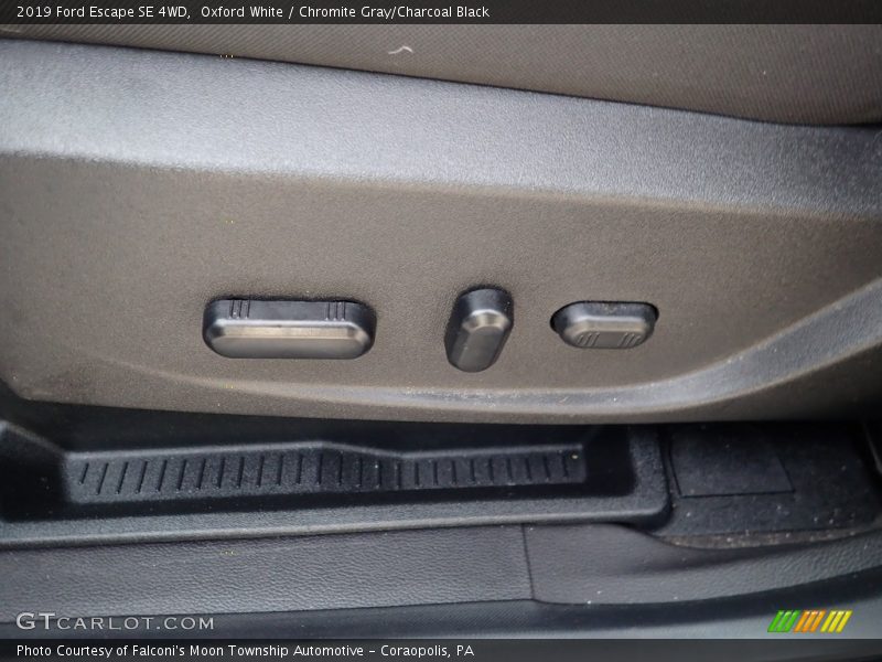 Oxford White / Chromite Gray/Charcoal Black 2019 Ford Escape SE 4WD
