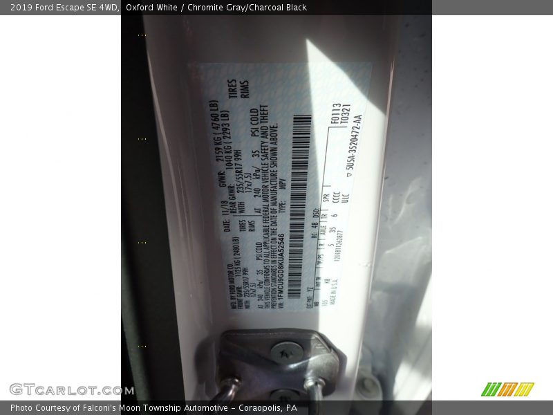 Oxford White / Chromite Gray/Charcoal Black 2019 Ford Escape SE 4WD