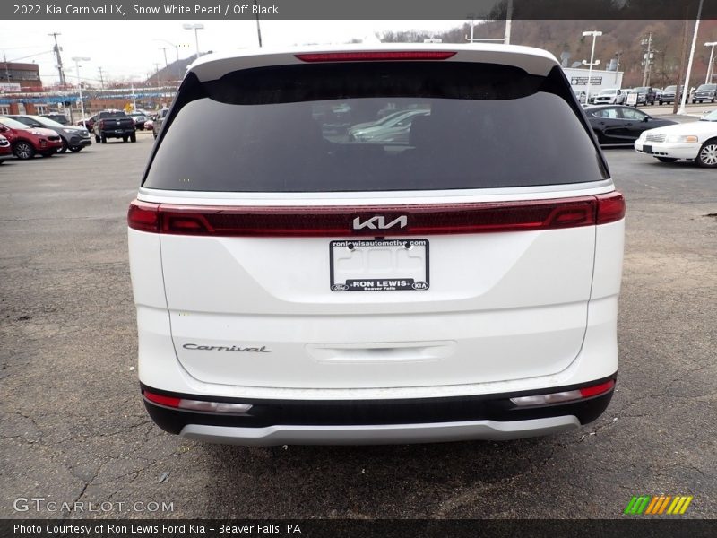 Snow White Pearl / Off Black 2022 Kia Carnival LX