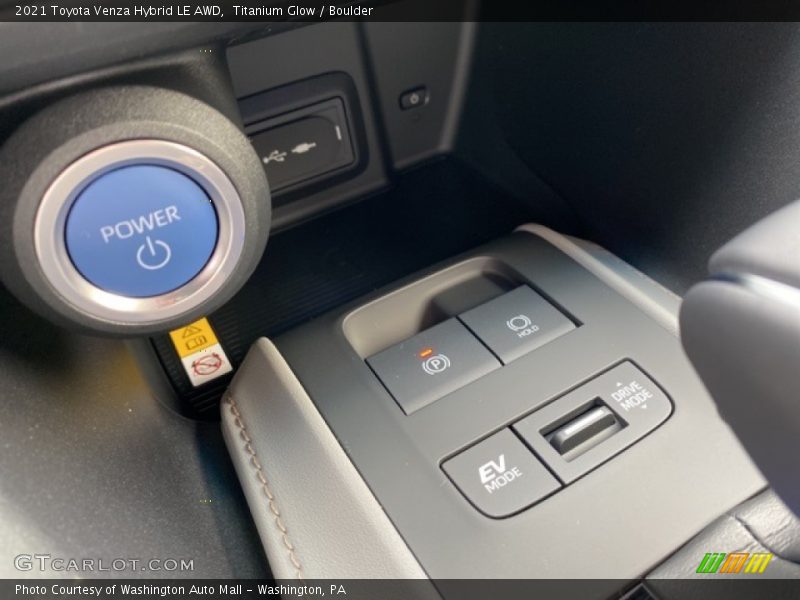 Titanium Glow / Boulder 2021 Toyota Venza Hybrid LE AWD