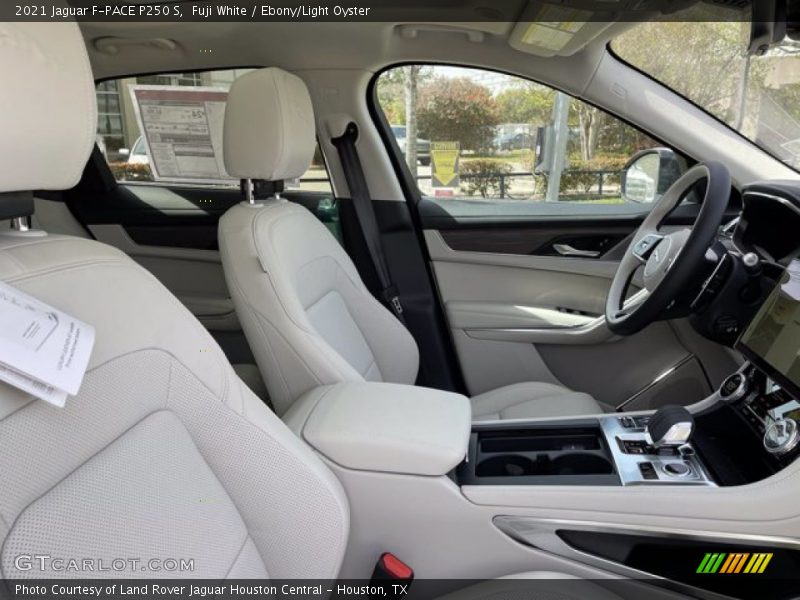 Fuji White / Ebony/Light Oyster 2021 Jaguar F-PACE P250 S