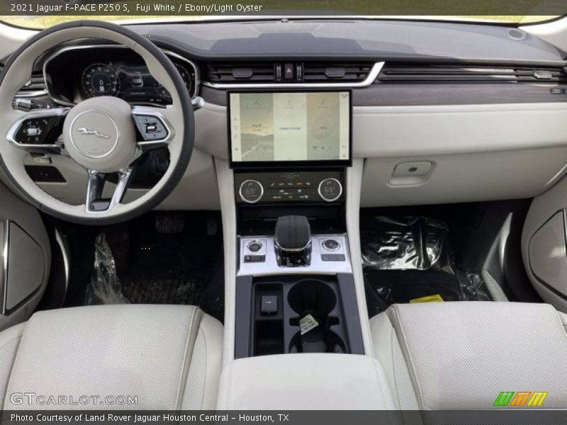 Fuji White / Ebony/Light Oyster 2021 Jaguar F-PACE P250 S