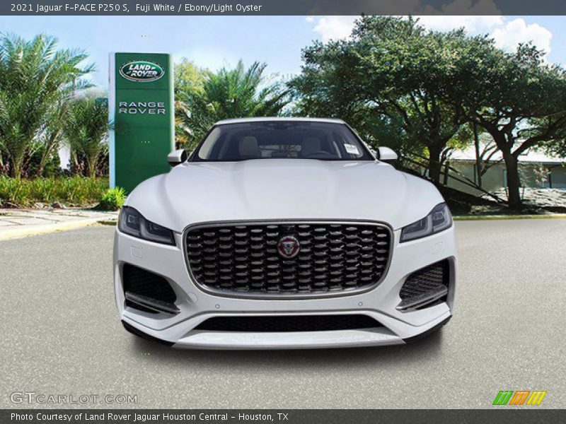 Fuji White / Ebony/Light Oyster 2021 Jaguar F-PACE P250 S