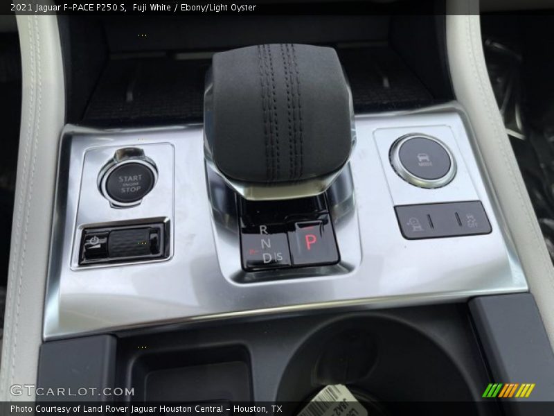 Fuji White / Ebony/Light Oyster 2021 Jaguar F-PACE P250 S