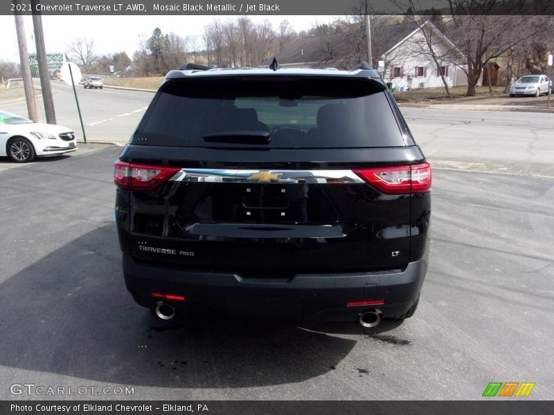 Mosaic Black Metallic / Jet Black 2021 Chevrolet Traverse LT AWD