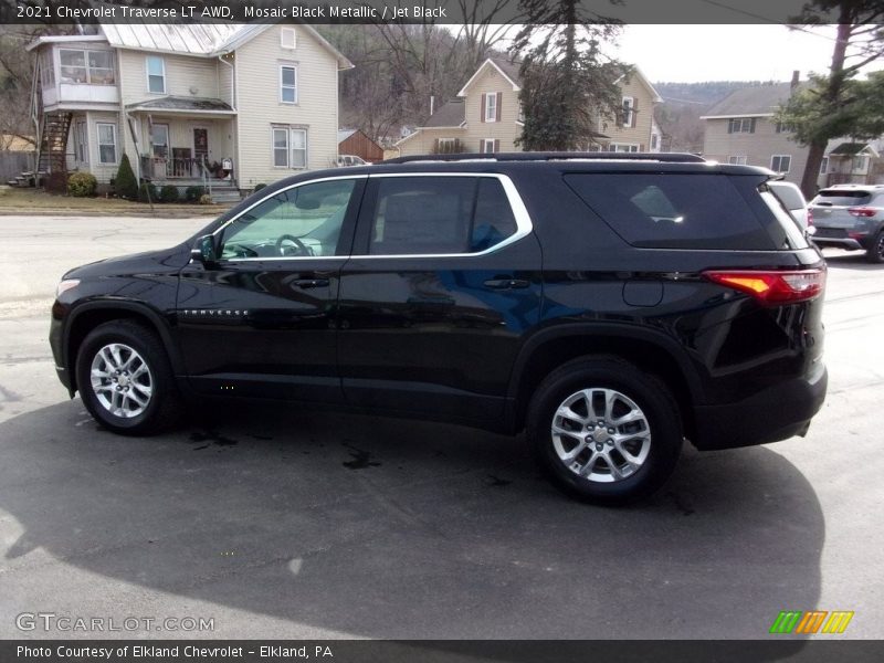 Mosaic Black Metallic / Jet Black 2021 Chevrolet Traverse LT AWD