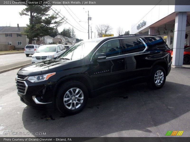 Mosaic Black Metallic / Jet Black 2021 Chevrolet Traverse LT AWD