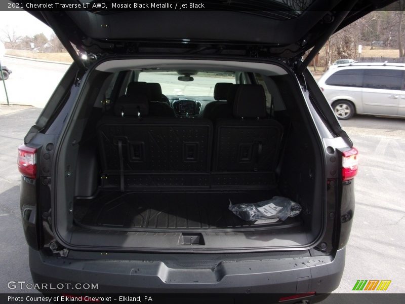 Mosaic Black Metallic / Jet Black 2021 Chevrolet Traverse LT AWD