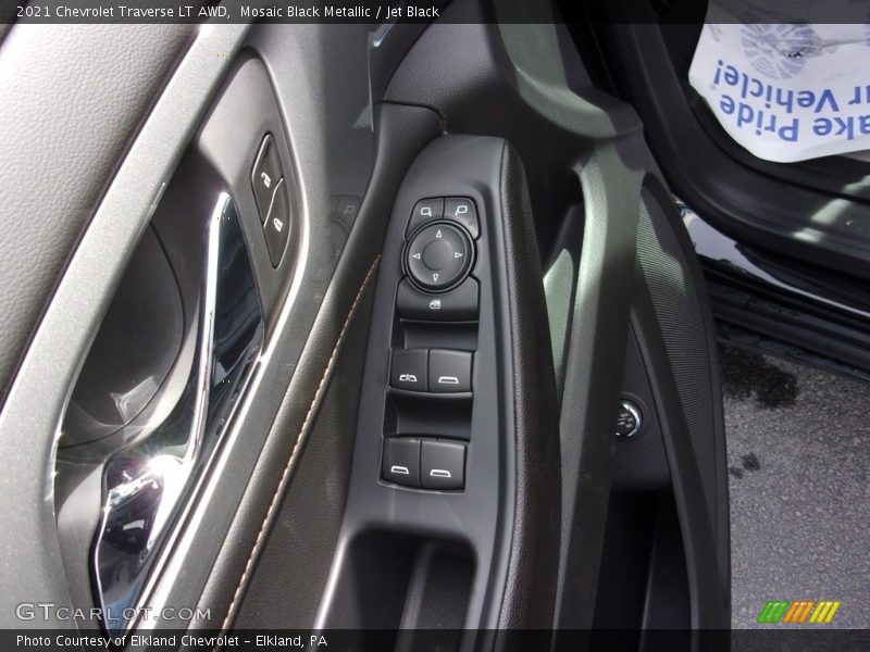Mosaic Black Metallic / Jet Black 2021 Chevrolet Traverse LT AWD