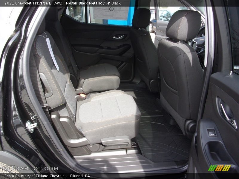 Mosaic Black Metallic / Jet Black 2021 Chevrolet Traverse LT AWD