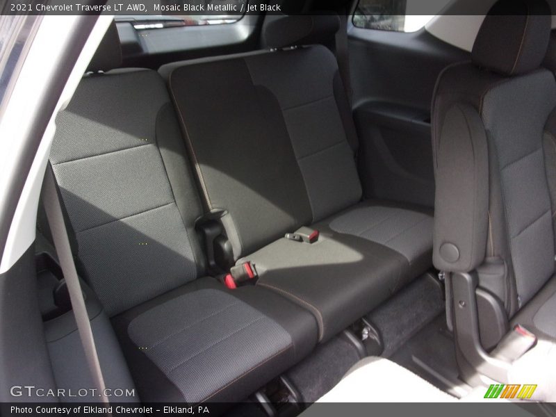 Mosaic Black Metallic / Jet Black 2021 Chevrolet Traverse LT AWD