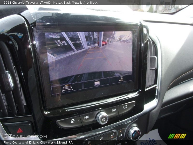 Mosaic Black Metallic / Jet Black 2021 Chevrolet Traverse LT AWD
