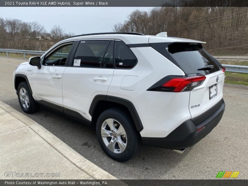 Super White / Black 2021 Toyota RAV4 XLE AWD Hybrid