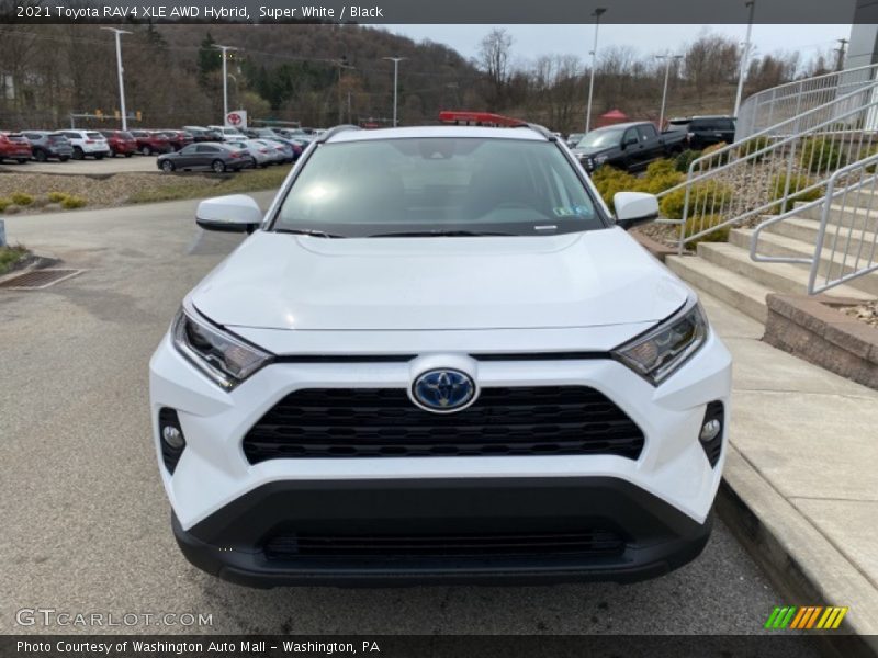 Super White / Black 2021 Toyota RAV4 XLE AWD Hybrid