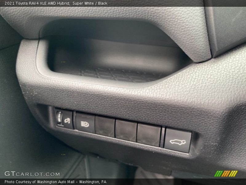 Super White / Black 2021 Toyota RAV4 XLE AWD Hybrid