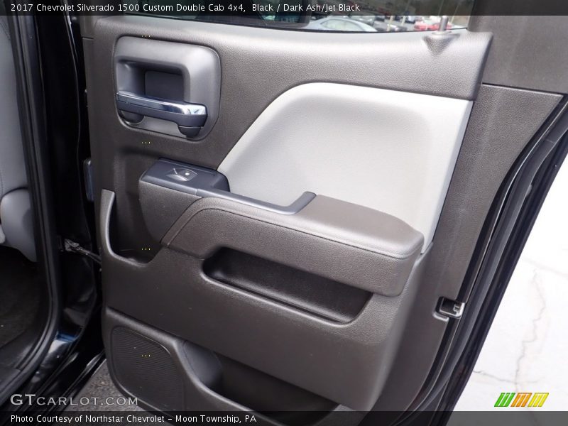 Black / Dark Ash/Jet Black 2017 Chevrolet Silverado 1500 Custom Double Cab 4x4