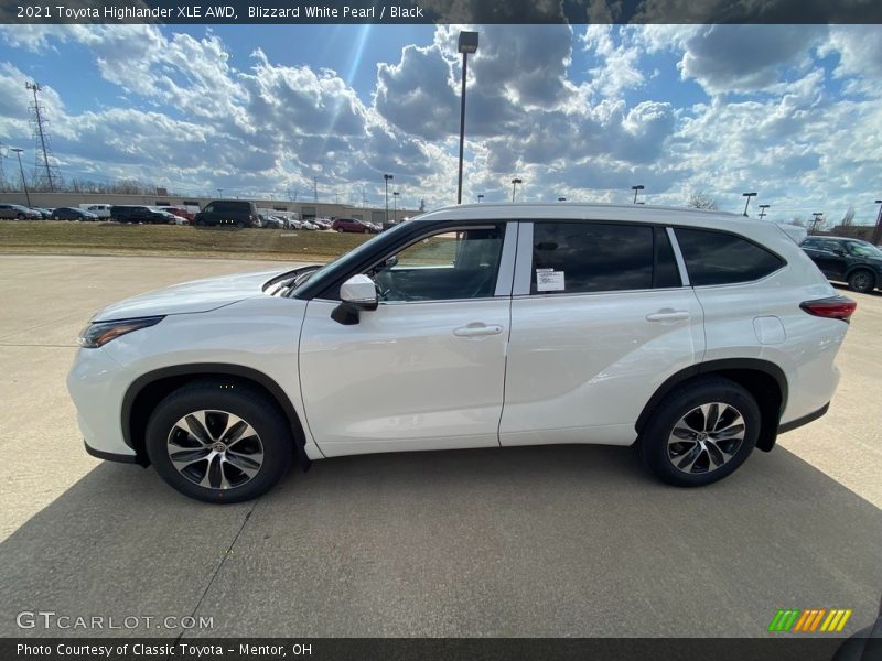 Blizzard White Pearl / Black 2021 Toyota Highlander XLE AWD