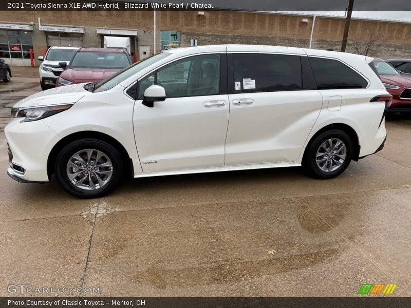 Blizzard White Pearl / Chateau 2021 Toyota Sienna XLE AWD Hybrid