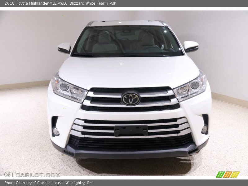 Blizzard White Pearl / Ash 2018 Toyota Highlander XLE AWD