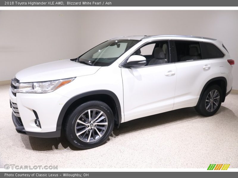 Blizzard White Pearl / Ash 2018 Toyota Highlander XLE AWD