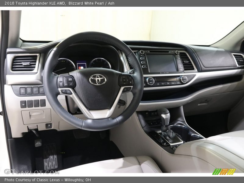 Blizzard White Pearl / Ash 2018 Toyota Highlander XLE AWD