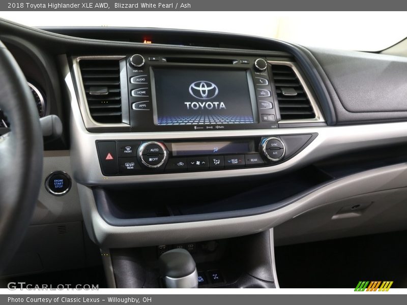 Blizzard White Pearl / Ash 2018 Toyota Highlander XLE AWD