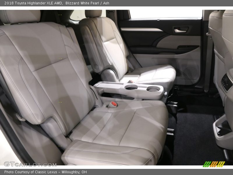 Blizzard White Pearl / Ash 2018 Toyota Highlander XLE AWD