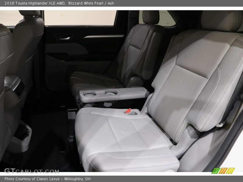 Blizzard White Pearl / Ash 2018 Toyota Highlander XLE AWD