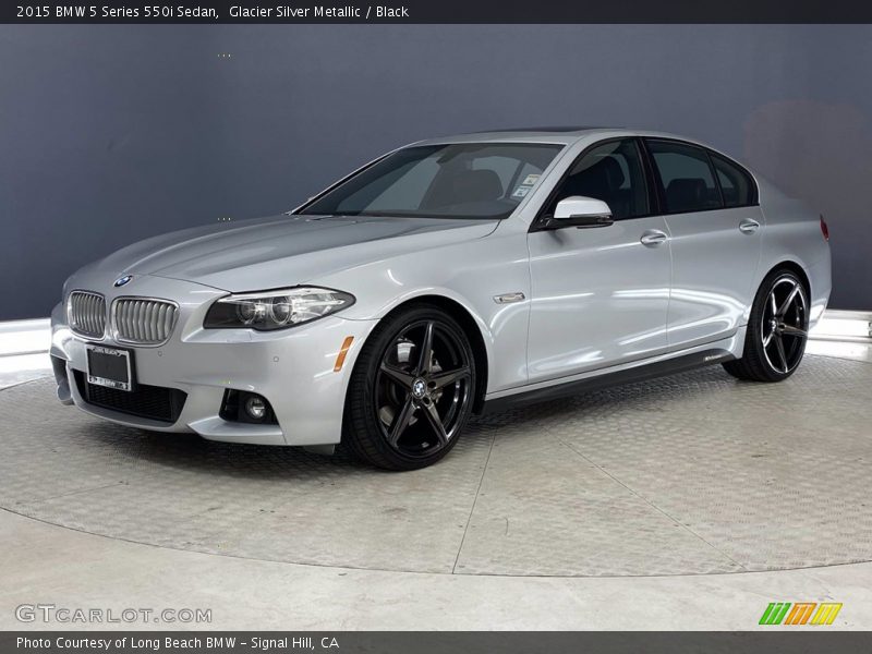 Front 3/4 View of 2015 5 Series 550i Sedan