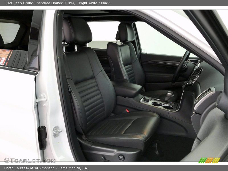 Front Seat of 2020 Grand Cherokee Limited X 4x4