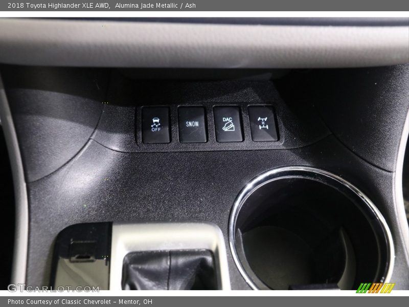 Alumina Jade Metallic / Ash 2018 Toyota Highlander XLE AWD