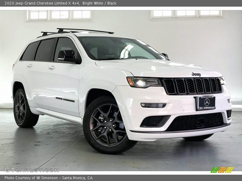 Front 3/4 View of 2020 Grand Cherokee Limited X 4x4