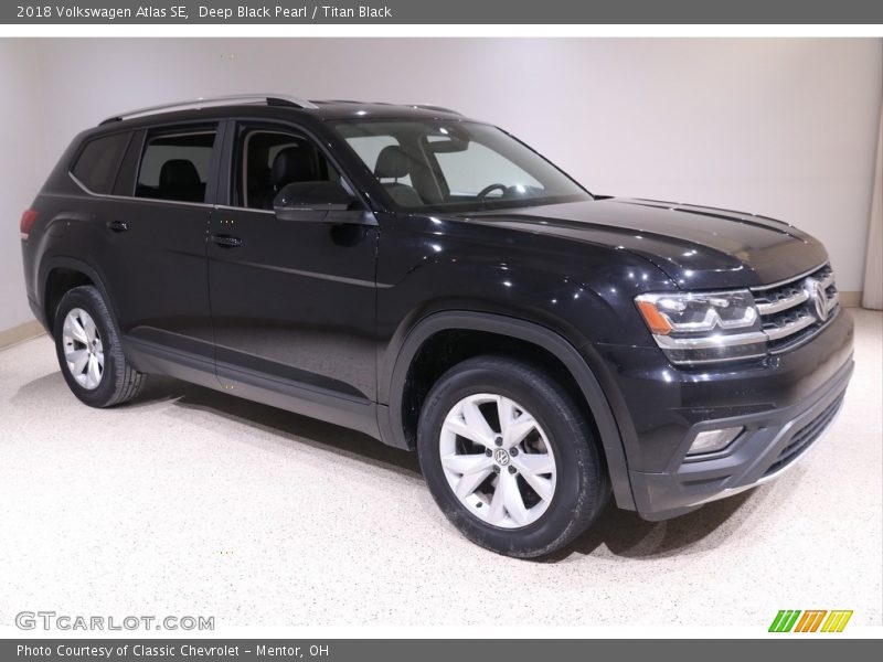 Deep Black Pearl / Titan Black 2018 Volkswagen Atlas SE