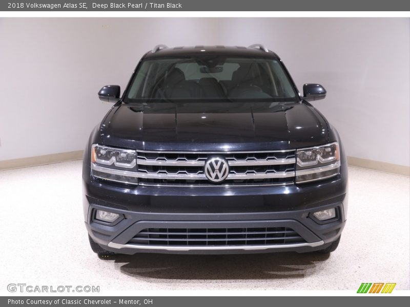 Deep Black Pearl / Titan Black 2018 Volkswagen Atlas SE