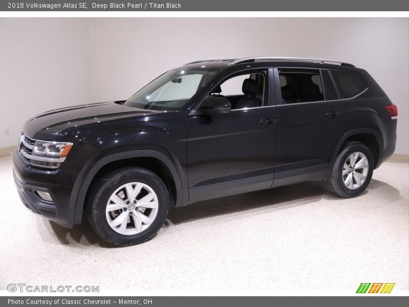 Deep Black Pearl / Titan Black 2018 Volkswagen Atlas SE