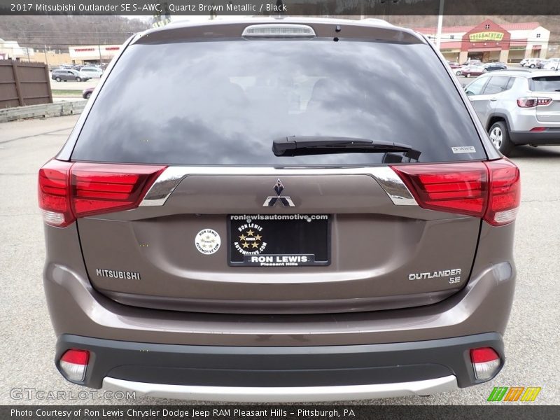 Quartz Brown Metallic / Black 2017 Mitsubishi Outlander SE S-AWC