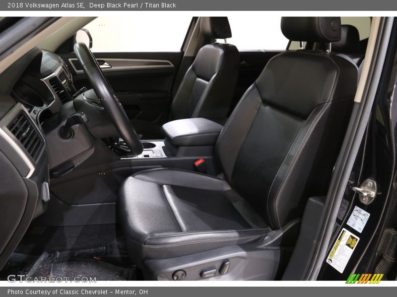 Deep Black Pearl / Titan Black 2018 Volkswagen Atlas SE