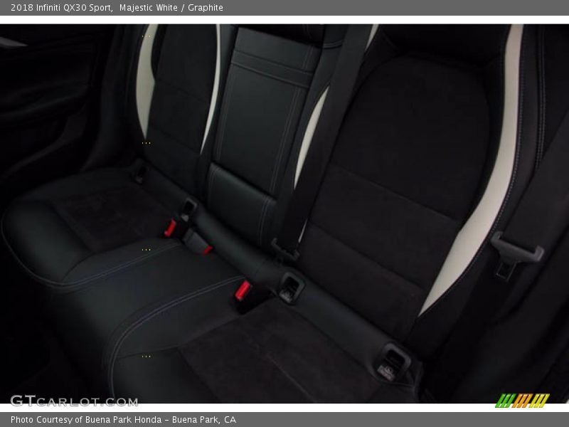 Majestic White / Graphite 2018 Infiniti QX30 Sport
