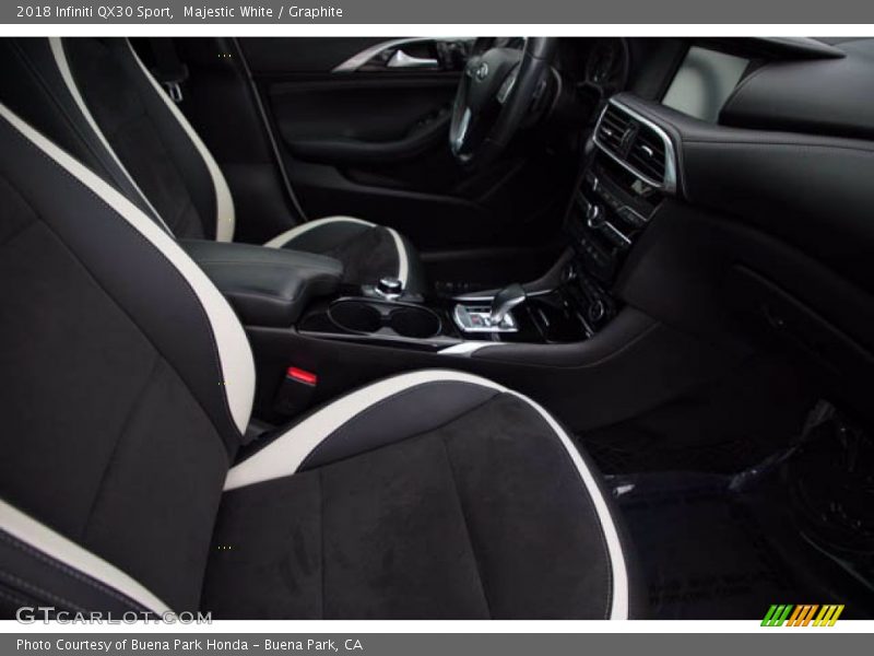 Majestic White / Graphite 2018 Infiniti QX30 Sport