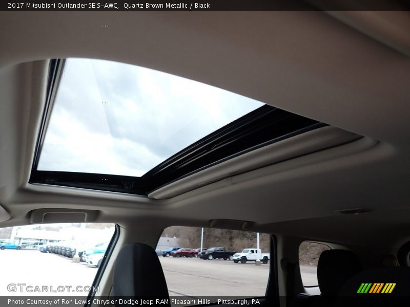 Sunroof of 2017 Outlander SE S-AWC