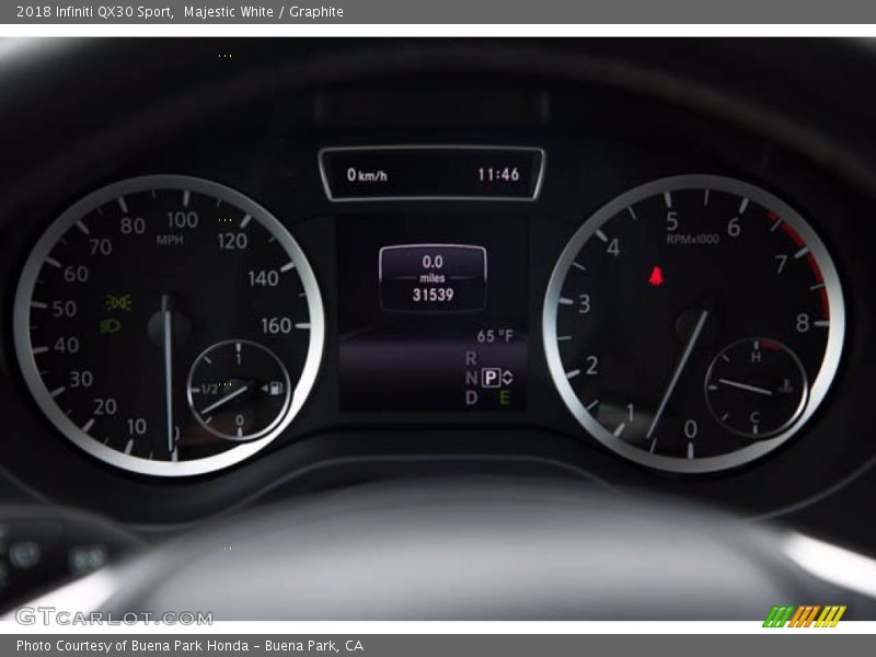 Majestic White / Graphite 2018 Infiniti QX30 Sport